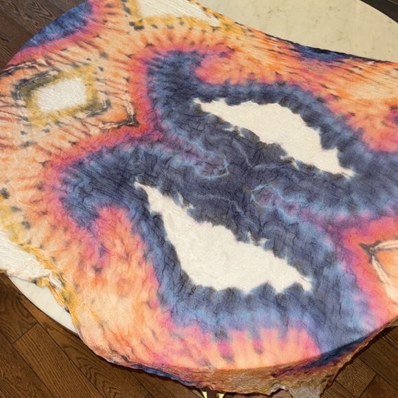 Brightly twisted tie-dyed, fringed scarf. Gently worn colors of blue, purple etc - Picture 4 of 6